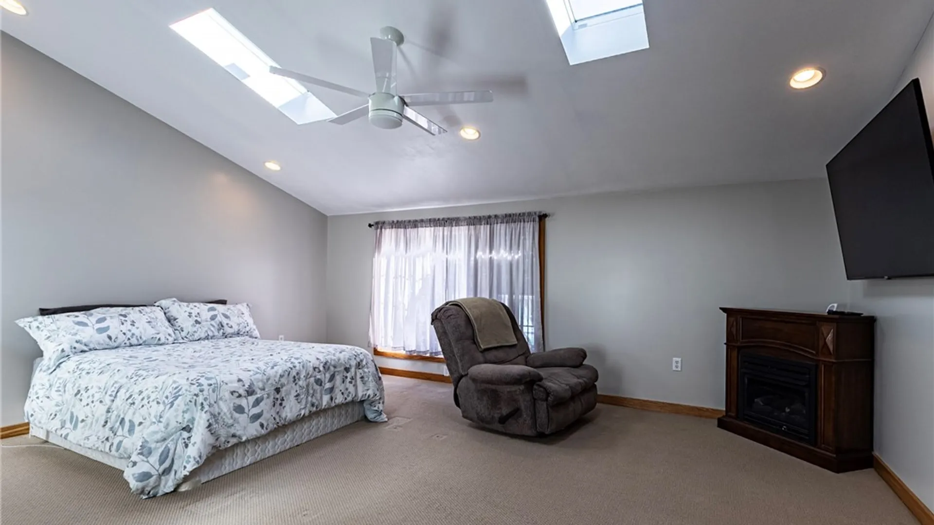 Property at 196 Perrine Avenue, Auburn, NY 13021 28