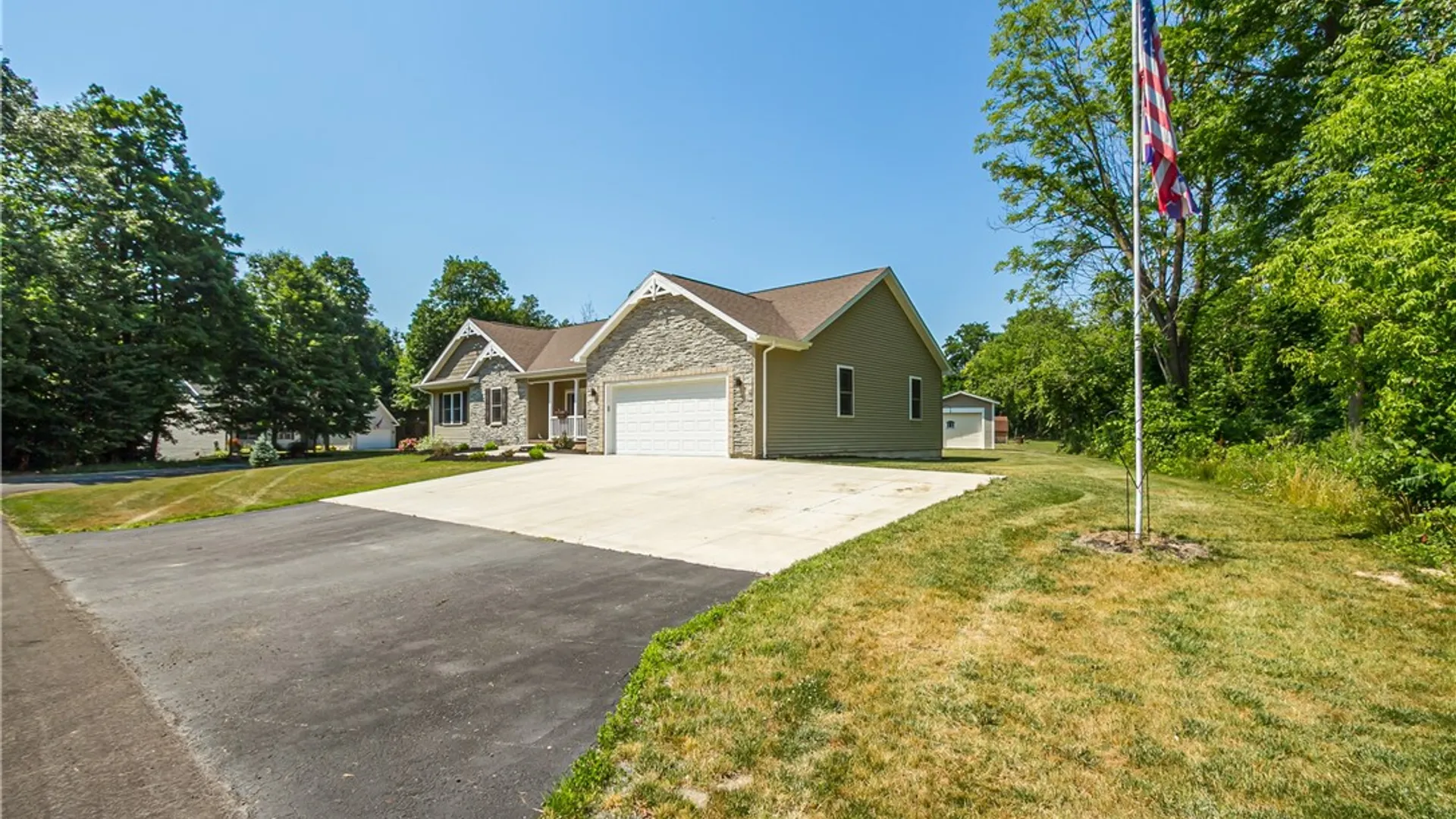 Property at 8437 Roosevelt Drive, Royalton, NY 14067 50