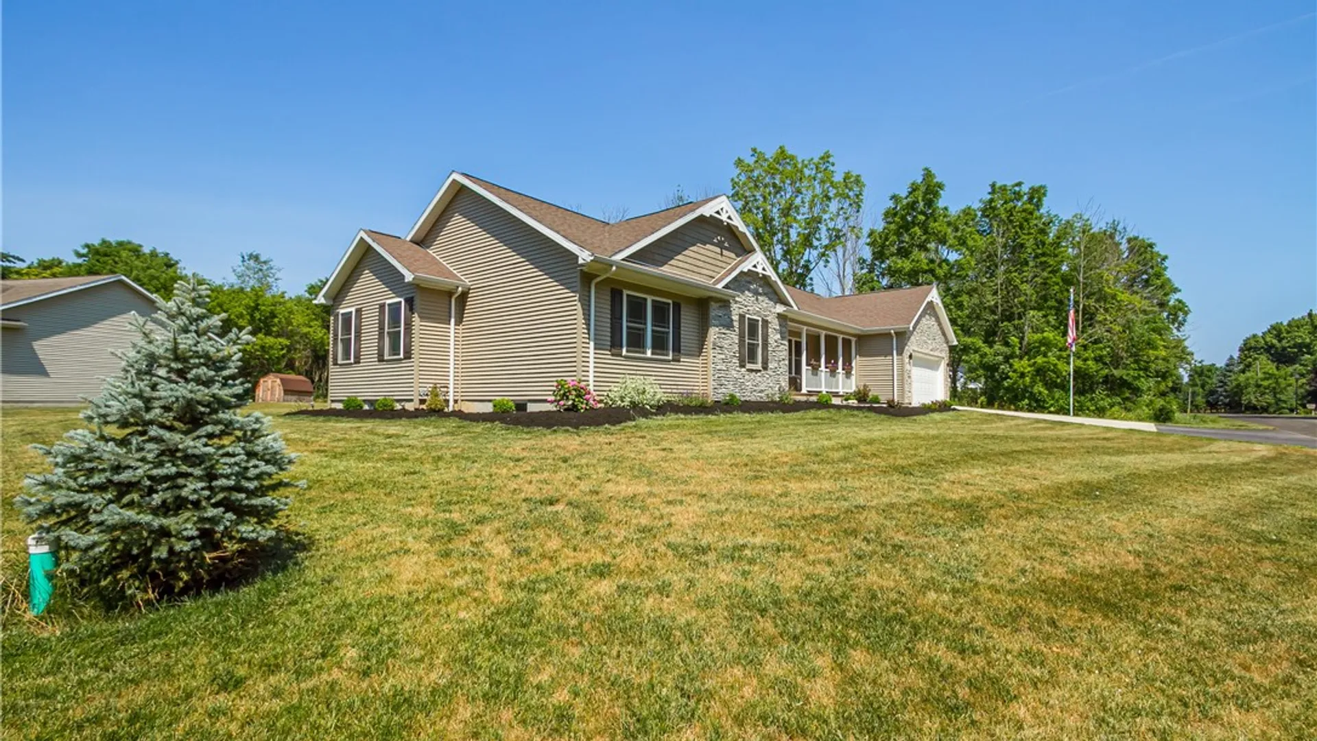 Property at 8437 Roosevelt Drive, Royalton, NY 14067 6