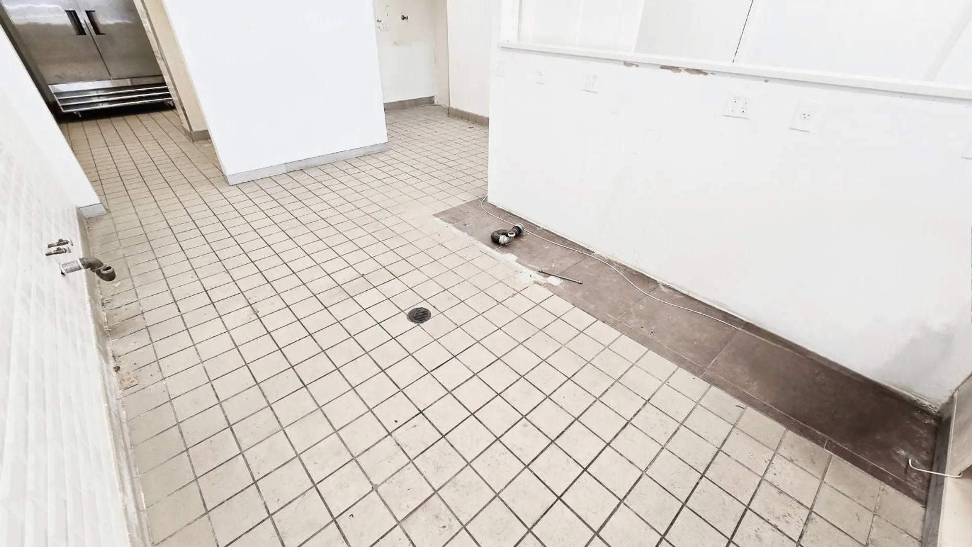 Property at 75-13 Metropolitan Avenue, Middle Village, NY 11379 7