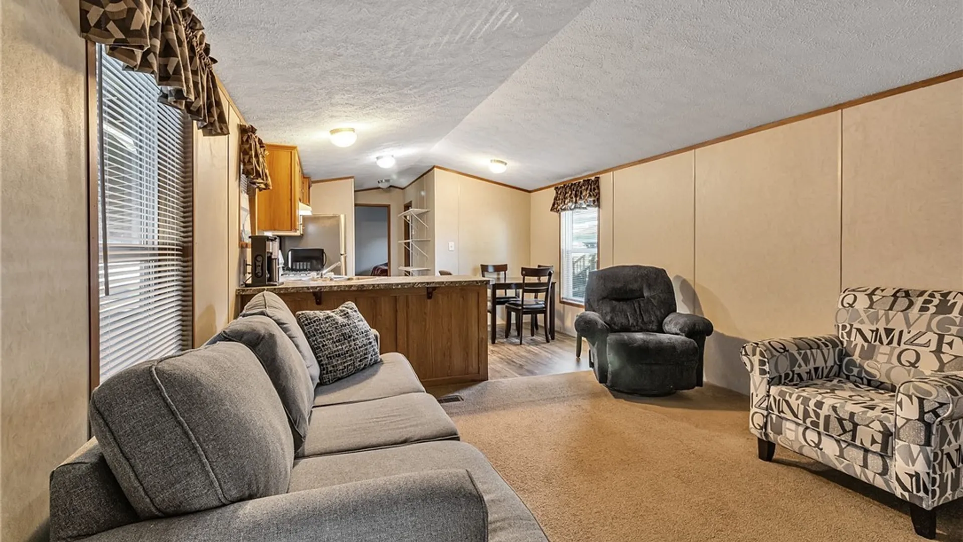 Property at 6 Oak Lane, Clarence, NY 14031 12