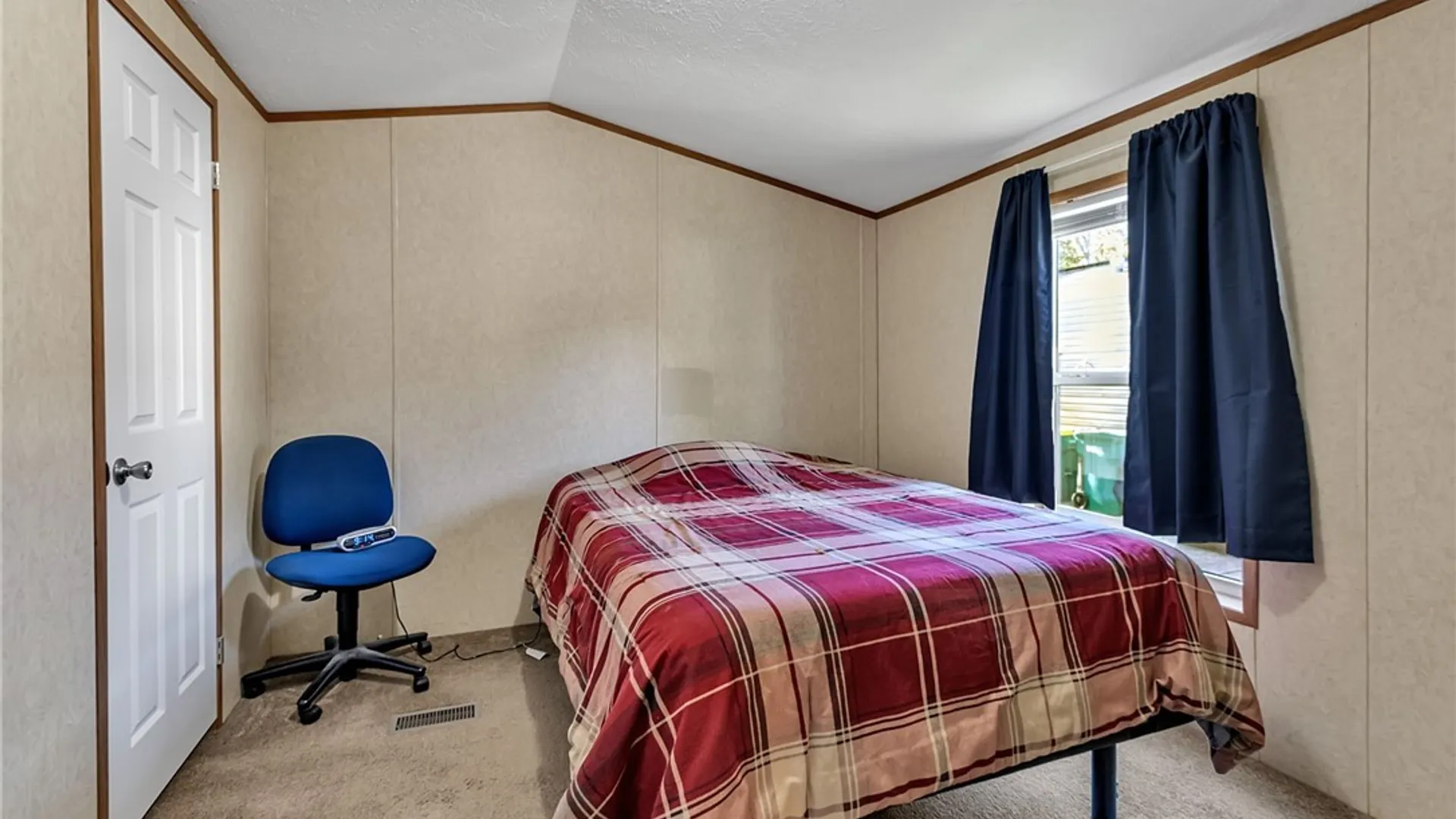 Property at 6 Oak Lane, Clarence, NY 14031 28