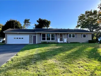 Property at 10 Meadowbrook Drive, Albion, NY 14411