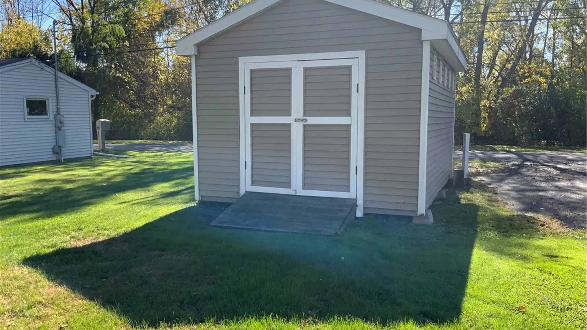 Property at 15951 Ed Rose Shrs., Kendall, NY 14477 9