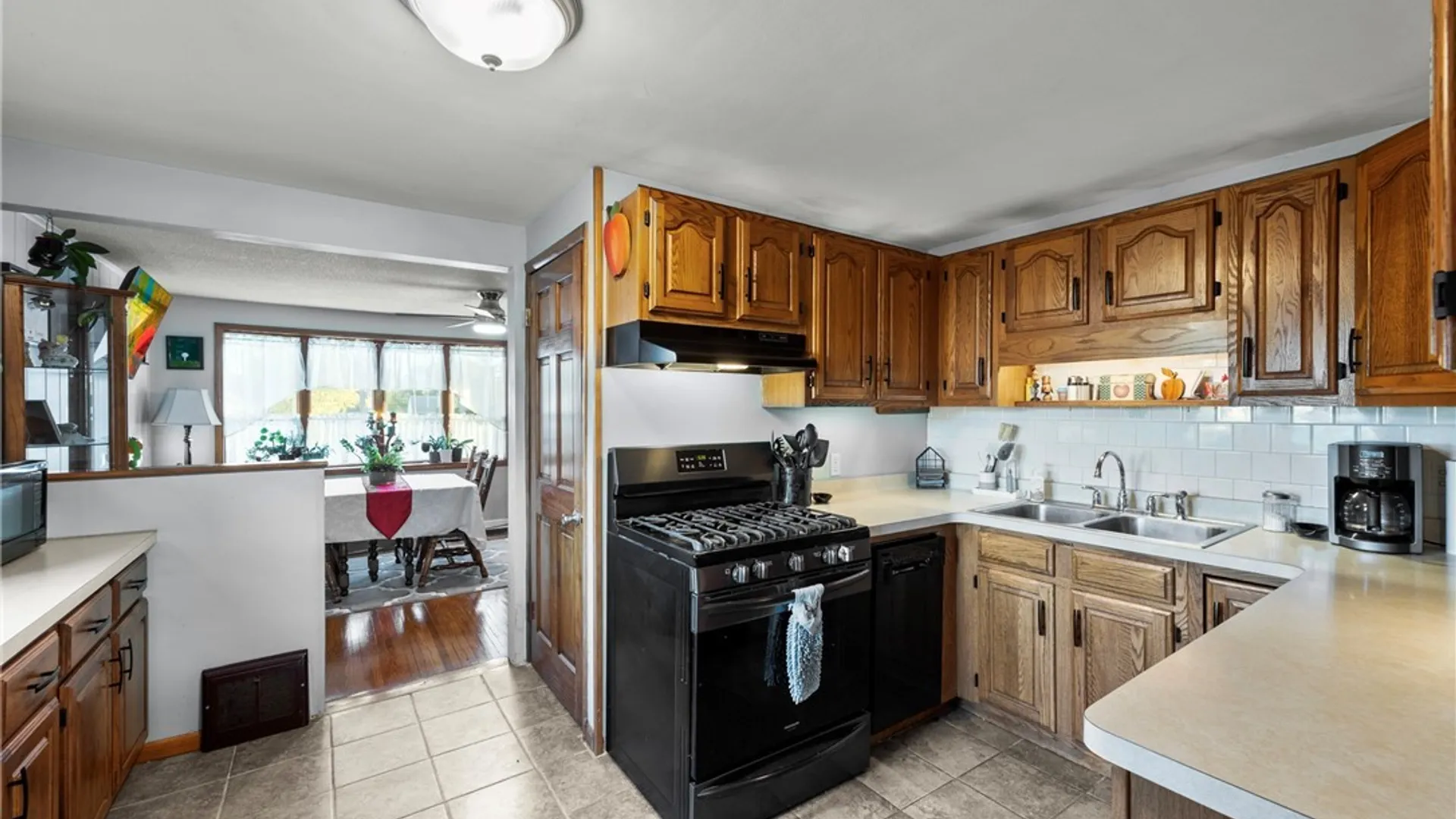 Property at 130 Balbach Drive, Cheektowaga, NY 14225 12
