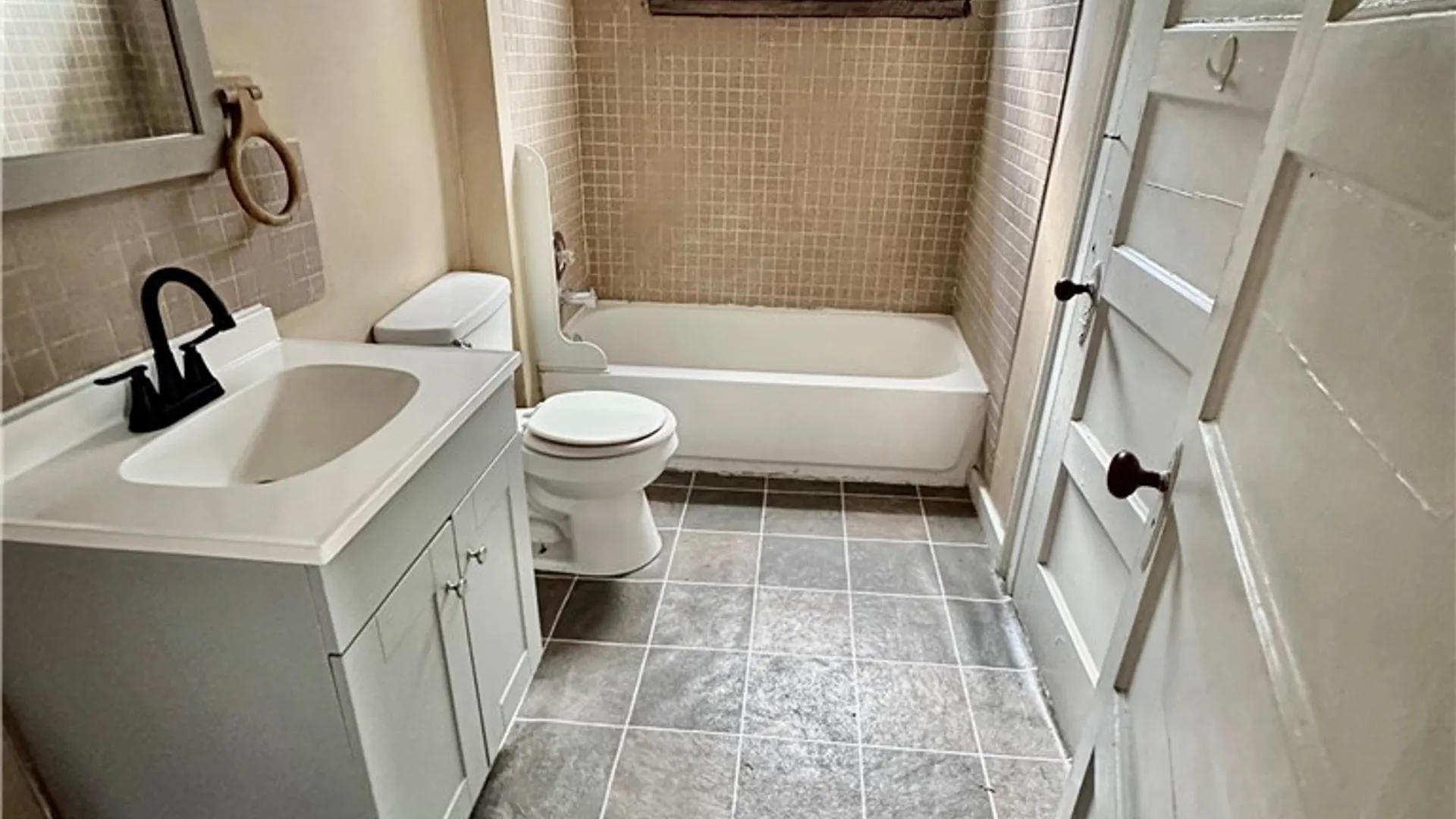 Property at 123 W Pleasant Avenue, Syracuse, NY 13205 13