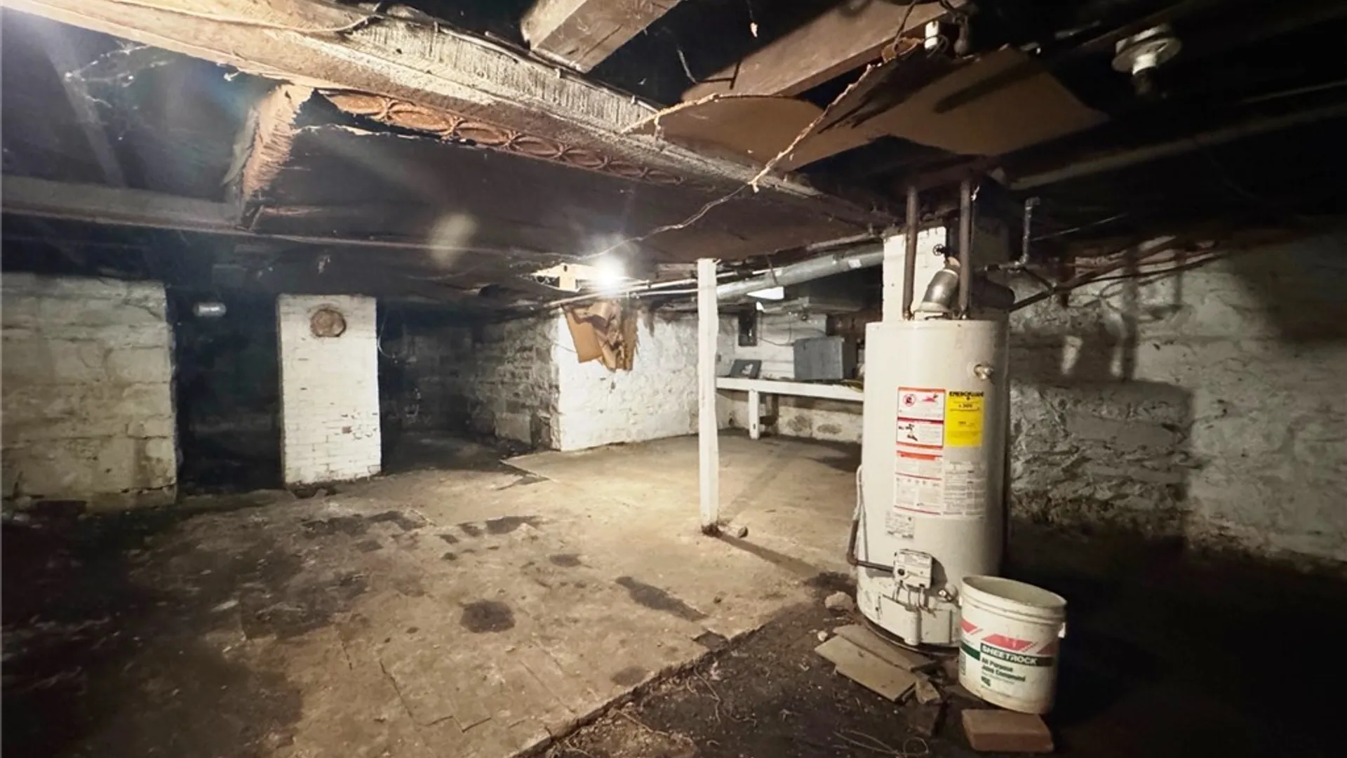 Property at 35 Lincoln Avenue, Bradford City, PA 16701 24