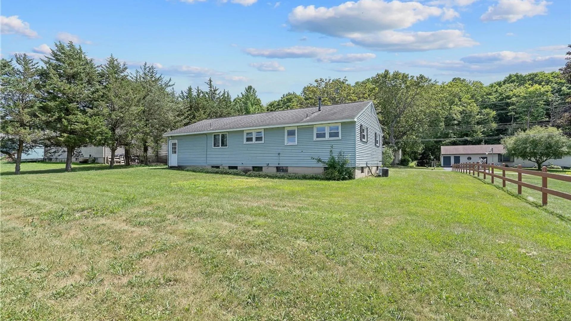 Property at 122 Charles Drive, Camillus, NY 13031 22