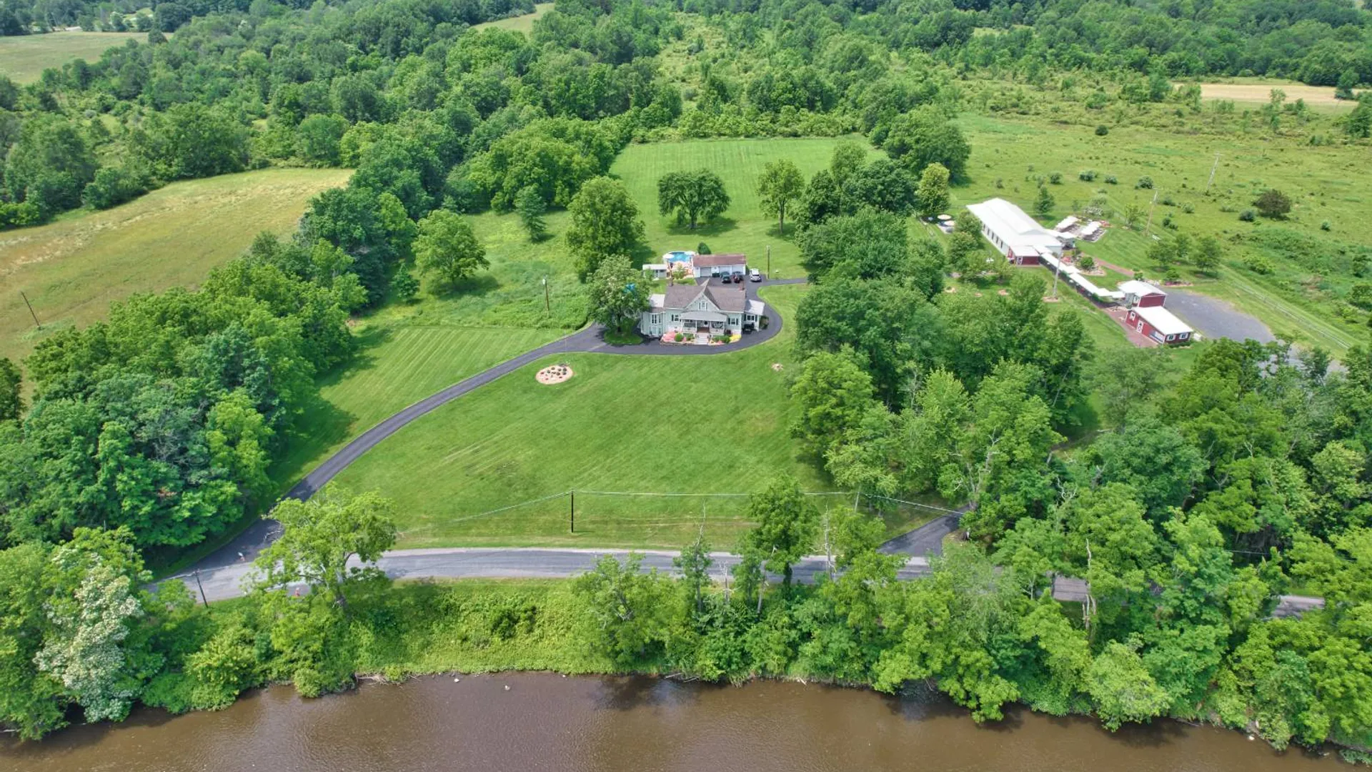 Property at 69-71 Lippincott Rd, Wallkill, NY 12589 73