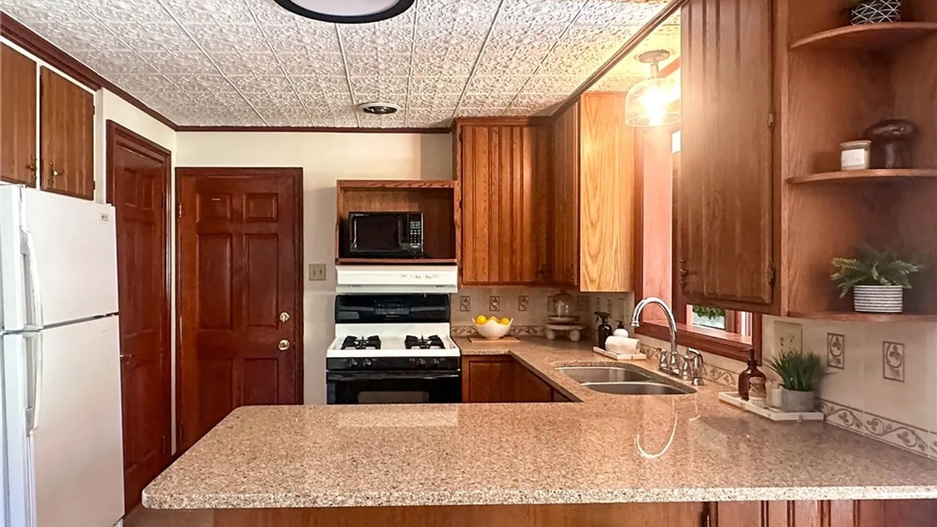 Property at 12 Eastwood Avenue, Utica, NY 13501 14
