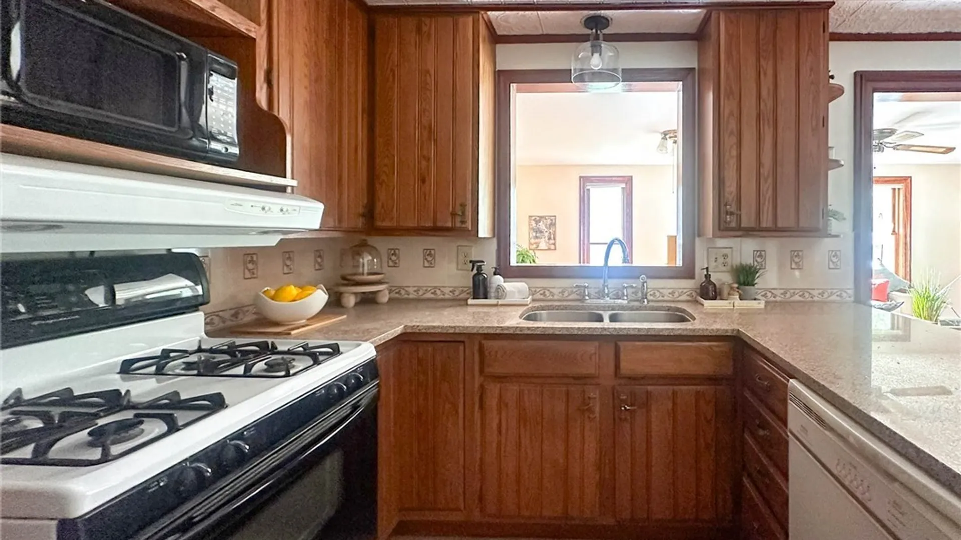 Property at 12 Eastwood Avenue, Utica, NY 13501 15
