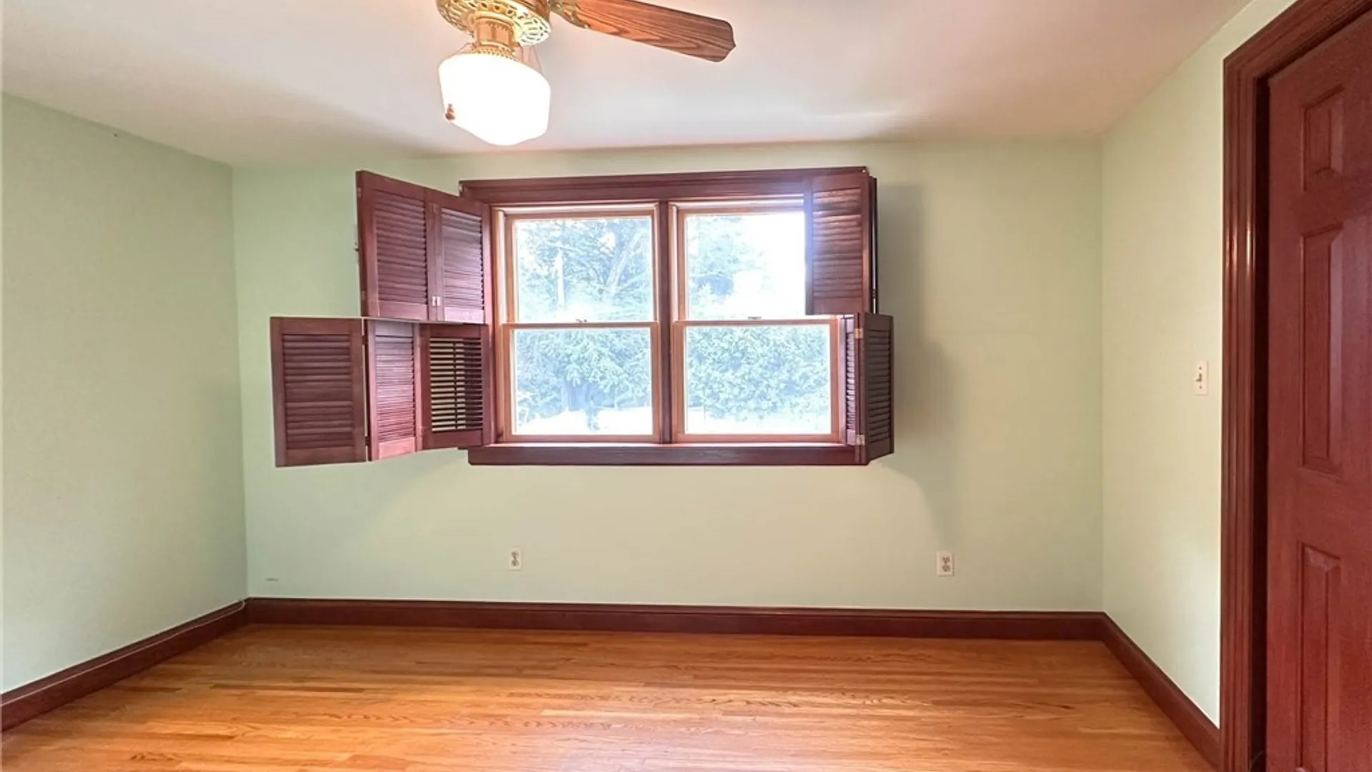 Property at 12 Eastwood Avenue, Utica, NY 13501 35