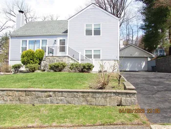 Property at 156 Candlewood Dr, Yonkers, NY 10710