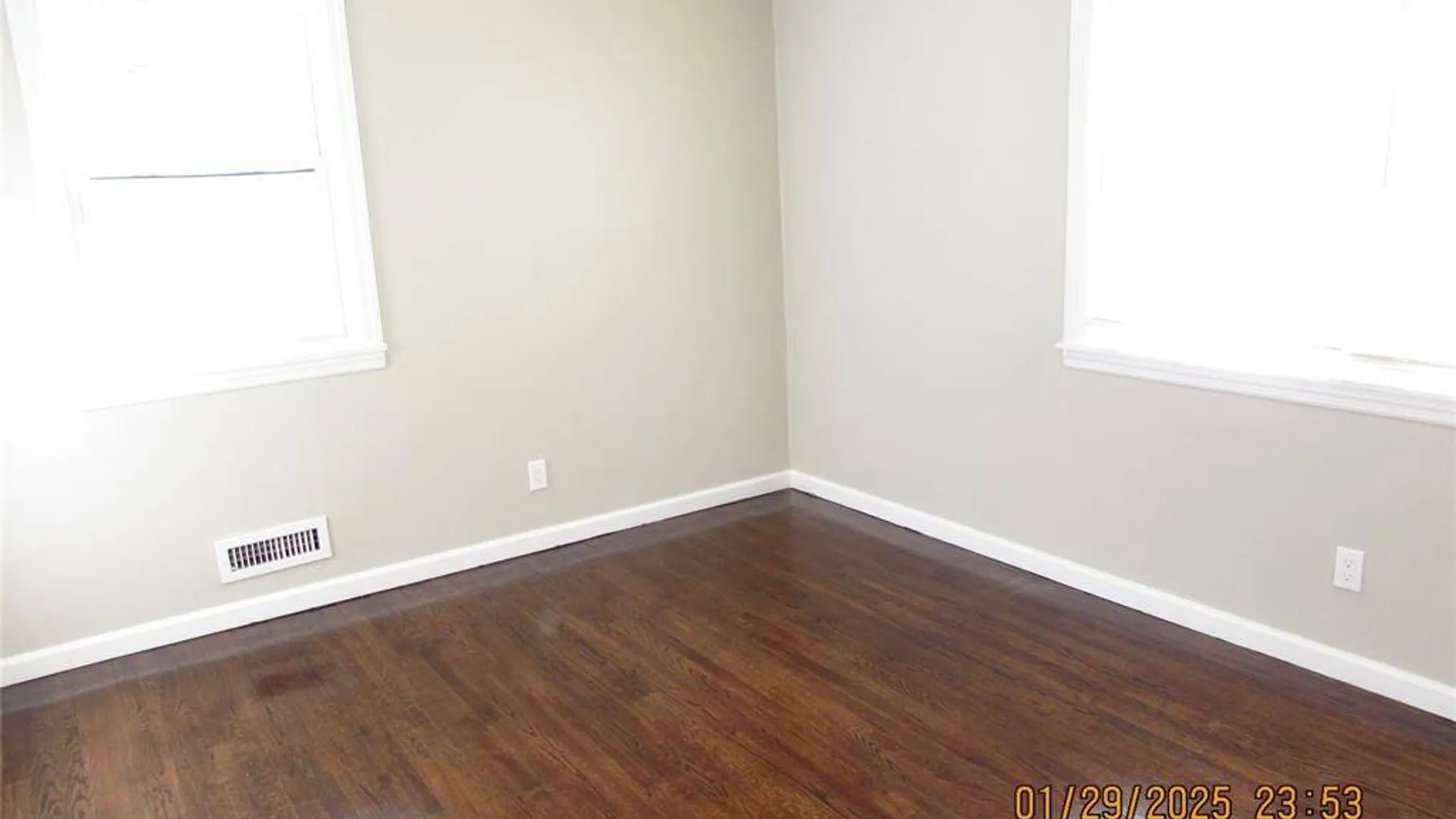 Property at 156 Candlewood Dr, Yonkers, NY 10710 5