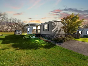 Property at 423 Mountain Ash Dr, Hopewell, NY 14424