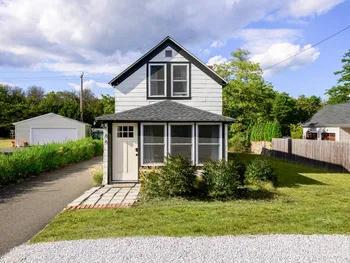 Property at 86 OLD COUNTRY RD, East Quogue, NY 11942