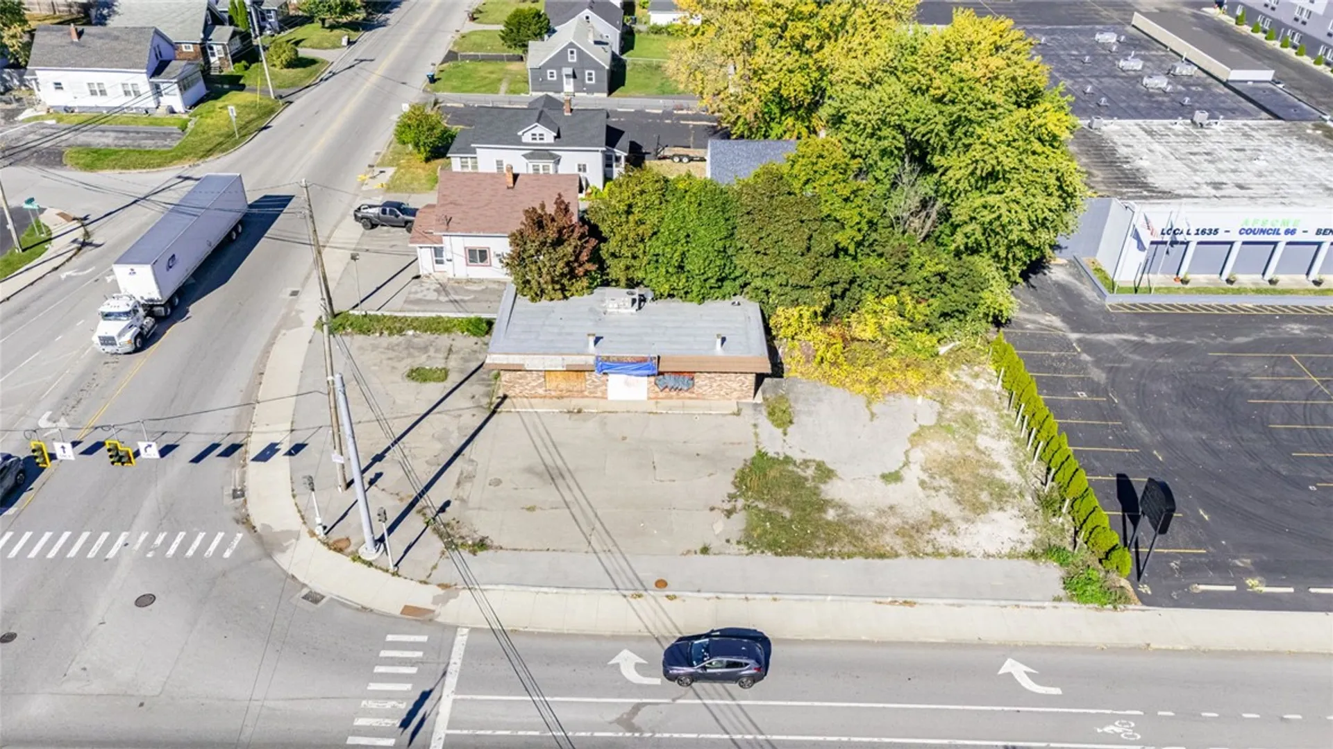 Property at 2032 Lyell Avenue, Gates, NY 14606 4