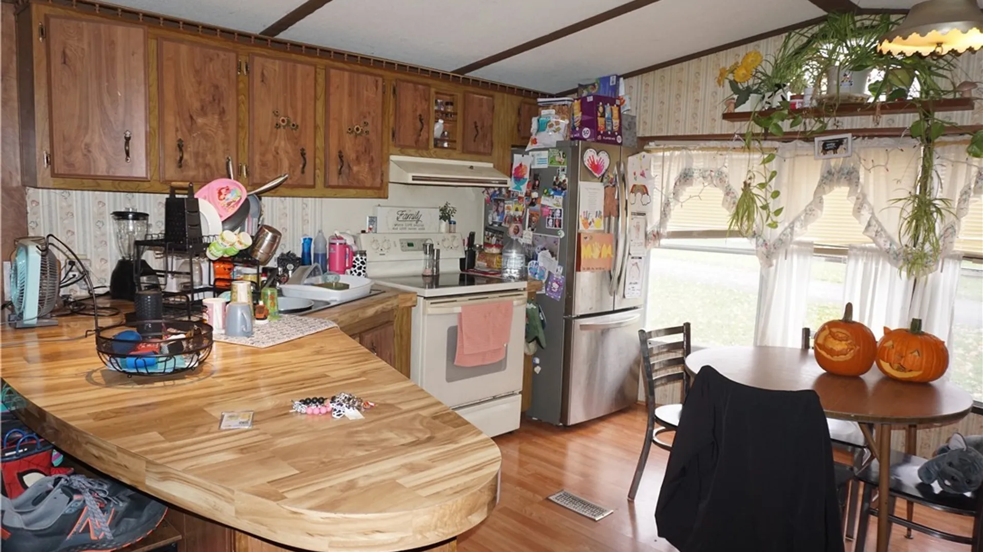 Property at 100 Pioneer Lane, Yorkshire, NY 14042 4