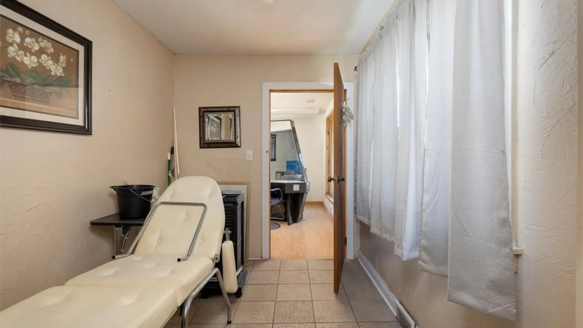 Property at 736 Center Road, West Seneca, NY 14224 17
