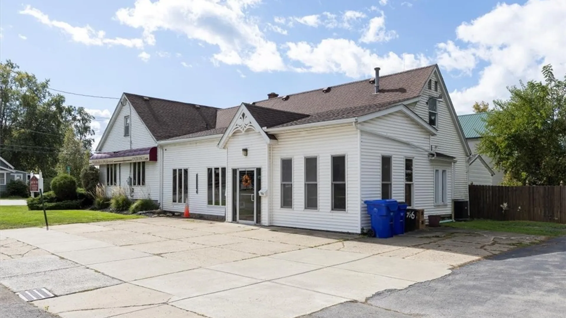 Property at 736 Center Road, West Seneca, NY 14224 23