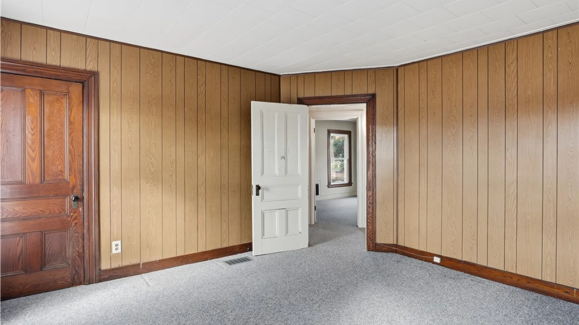 Property at 239 Oakwood Ave, Elmira, NY 14903 26