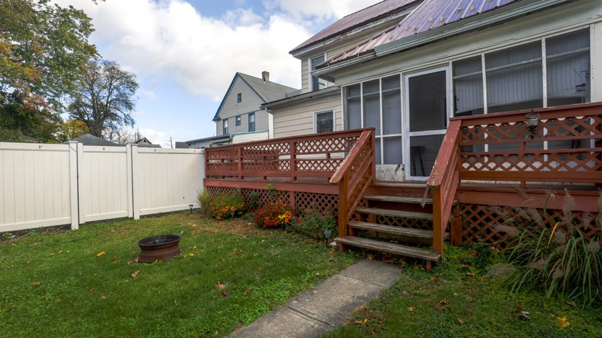 Property at 239 Oakwood Ave, Elmira, NY 14903 3
