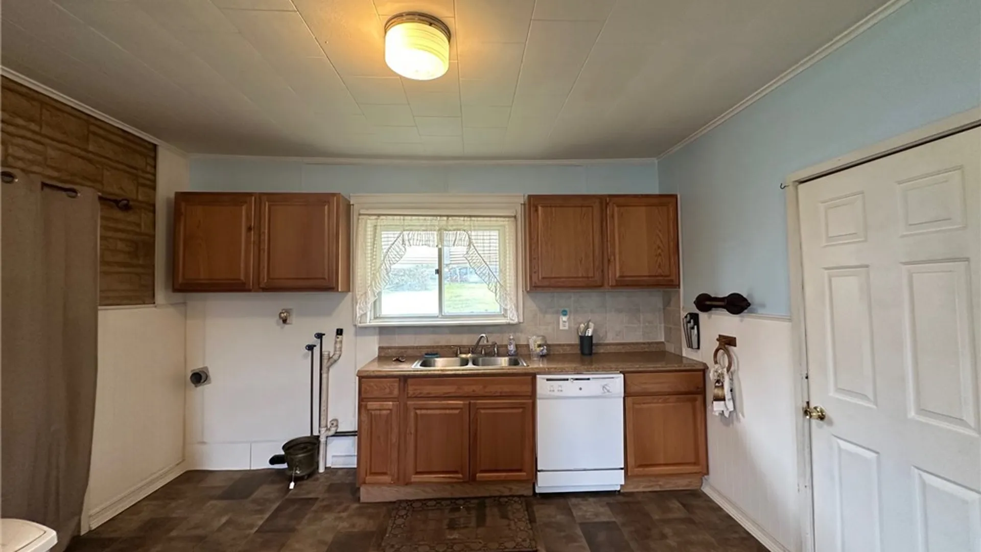 Property at 11 Hoefler Avenue, German Flatts, NY 13357 5