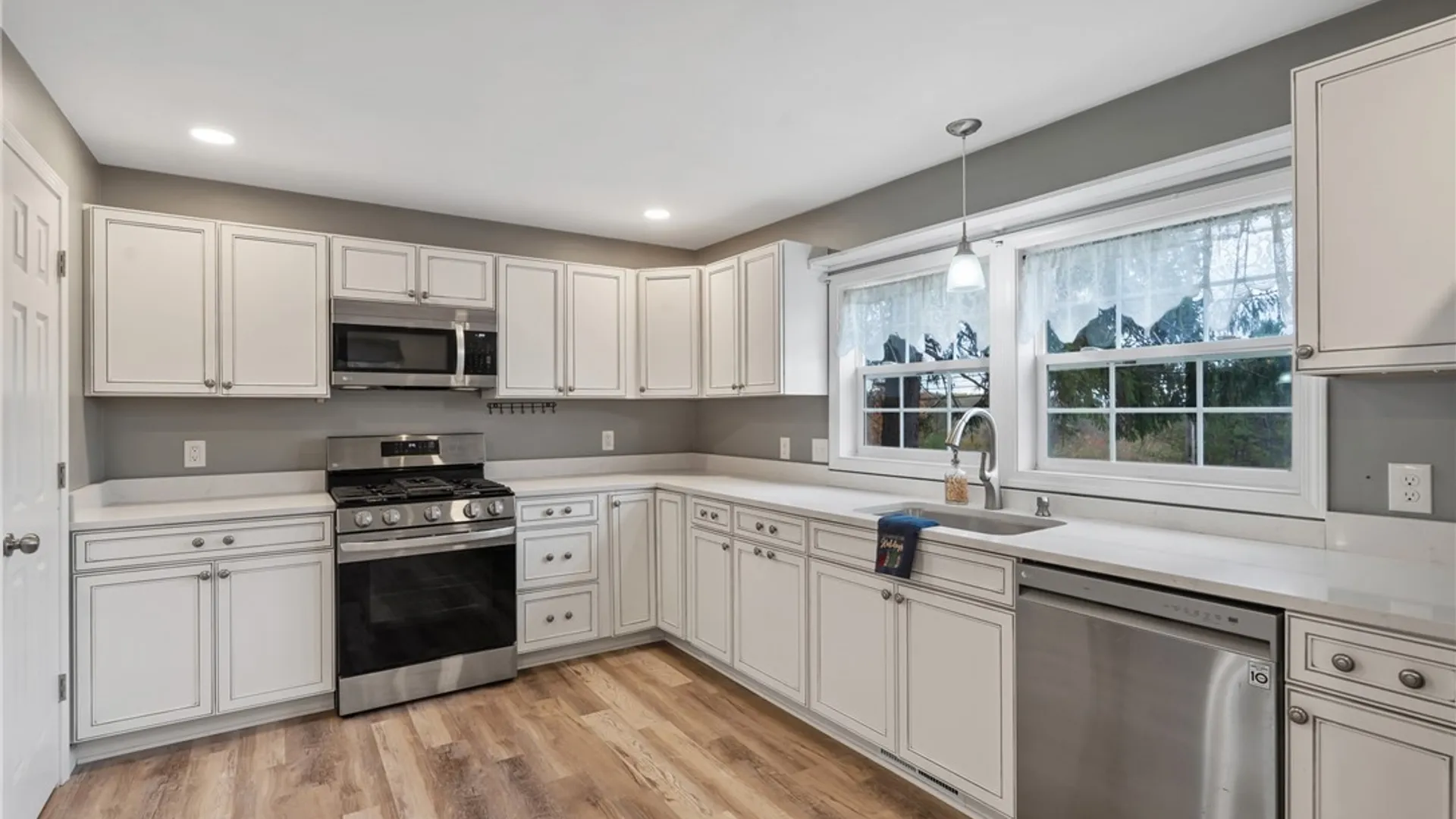 Property at 8768 State Route 5, Manlius, NY 13037 15