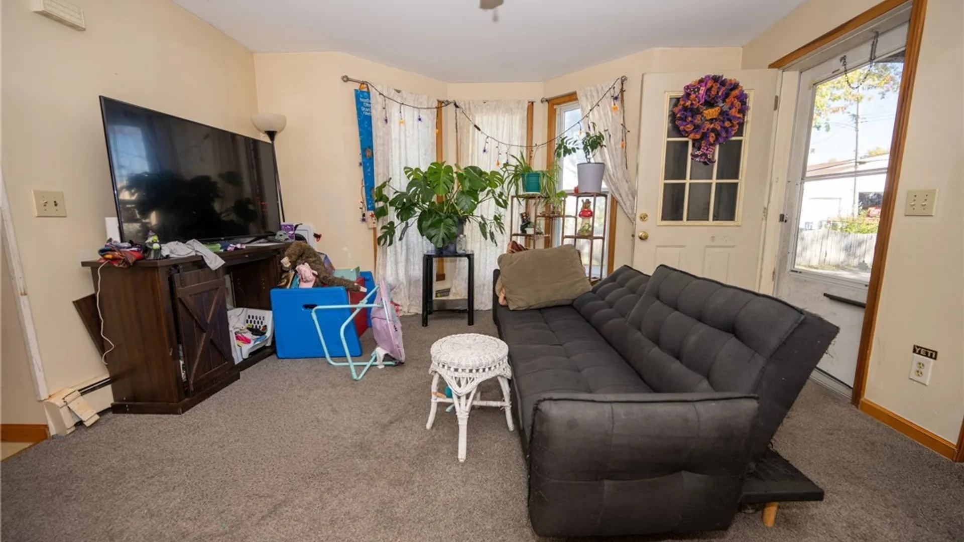 Property at 93 Martin Avenue, Hamburg, NY 14219 12