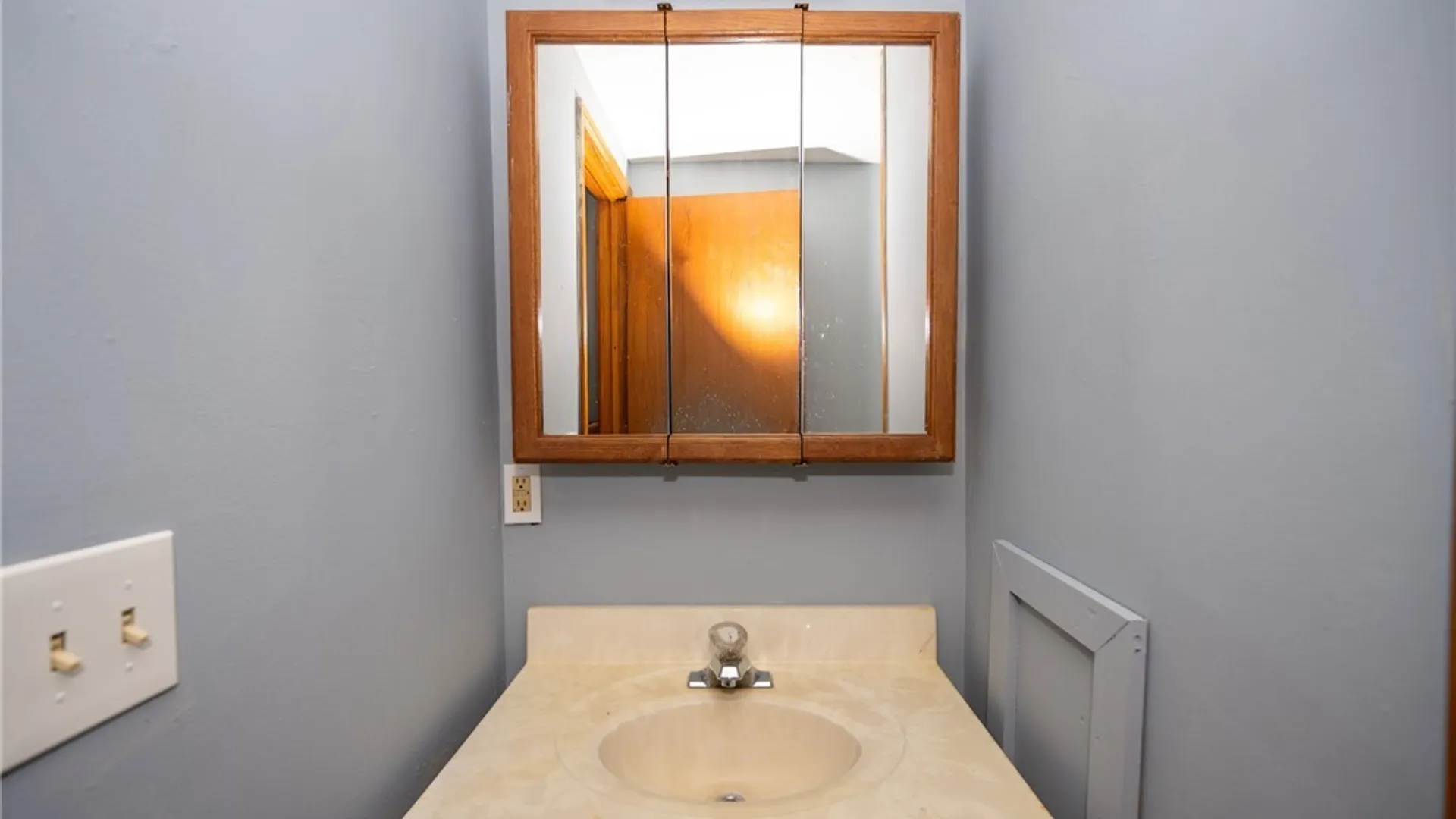 Property at 93 Martin Avenue, Hamburg, NY 14219 17