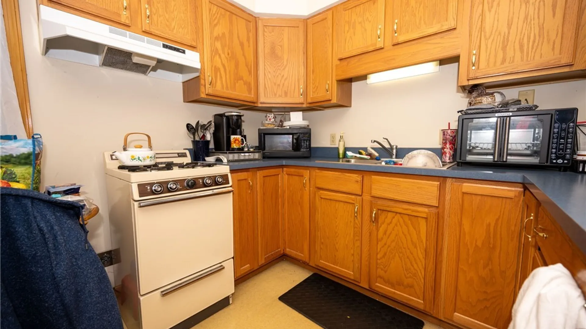 Property at 93 Martin Avenue, Hamburg, NY 14219 34