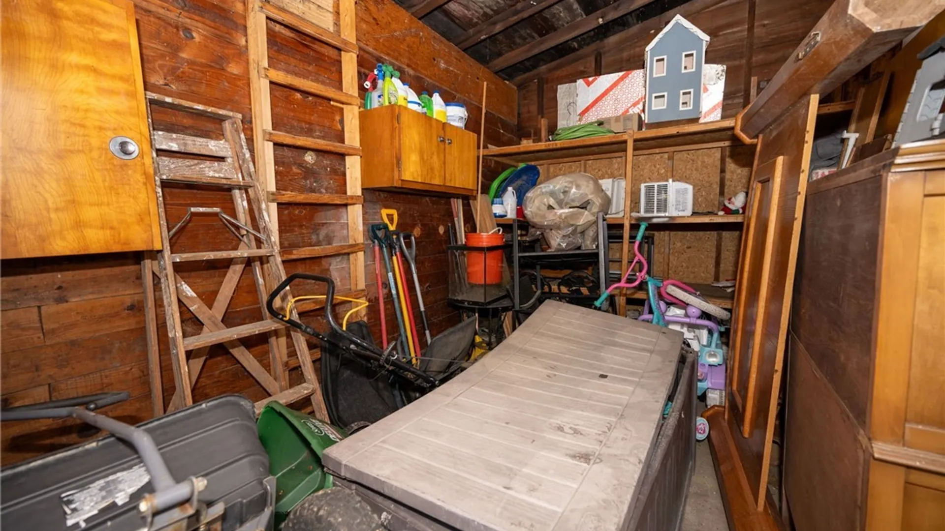 Property at 93 Martin Avenue, Hamburg, NY 14219 44