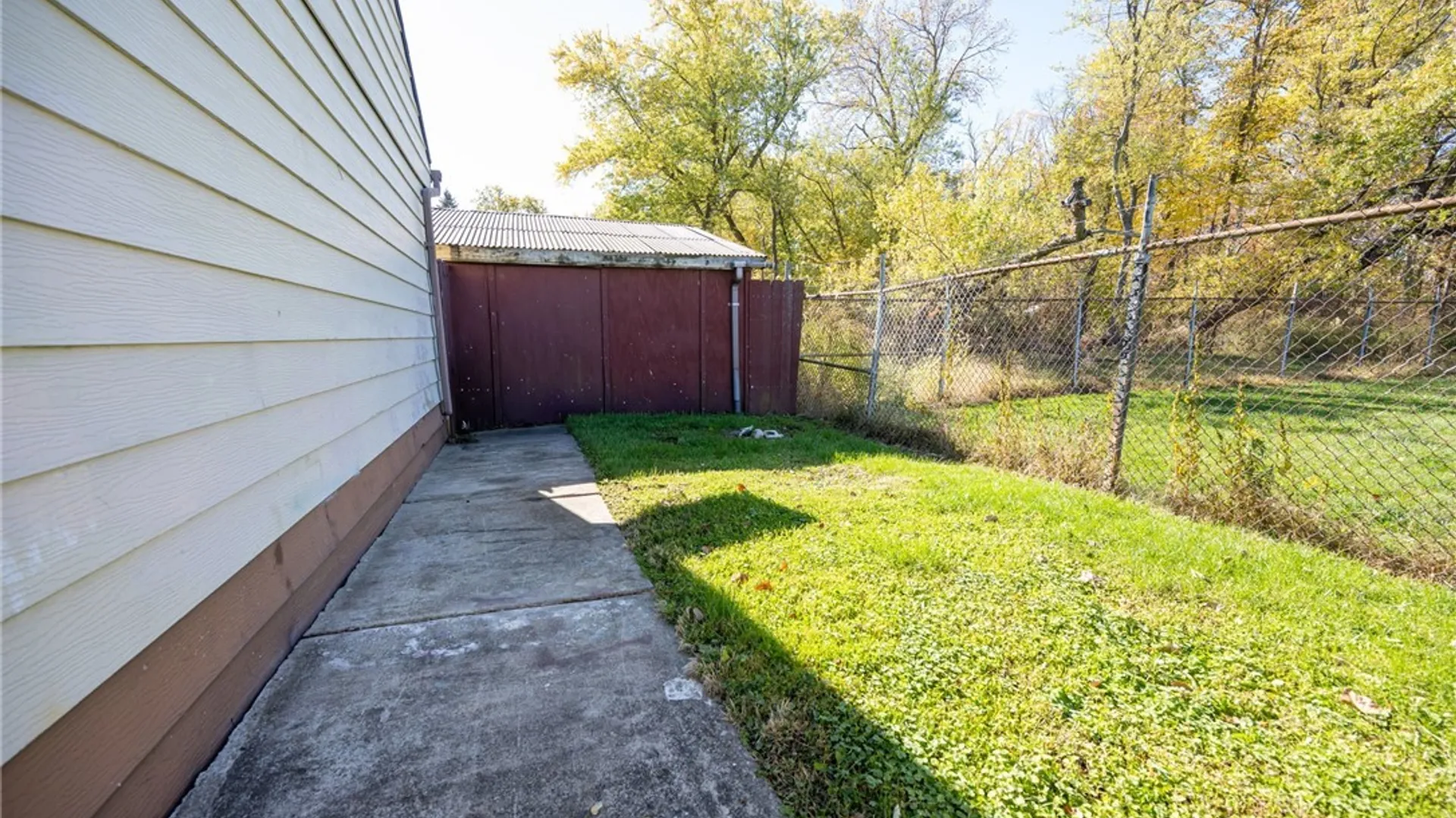 Property at 93 Martin Avenue, Hamburg, NY 14219 7