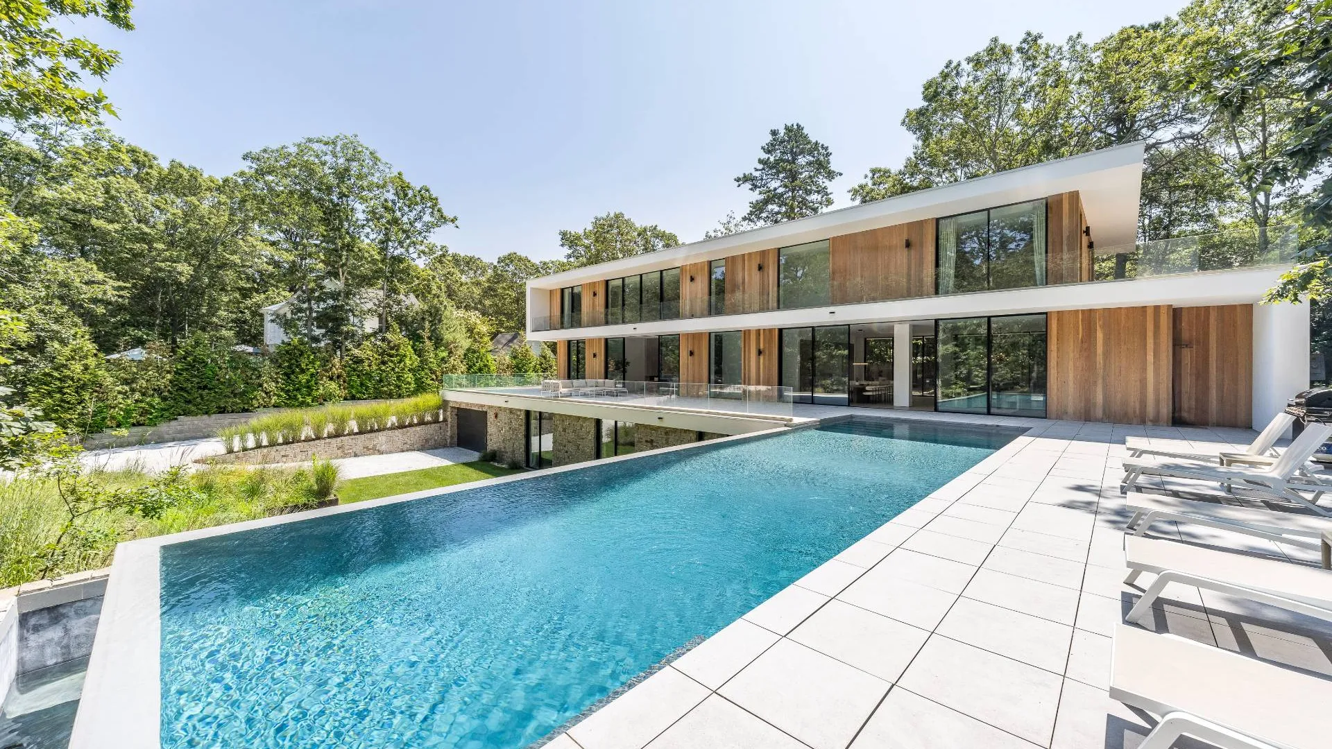 Property at 8 Barnes Avenue, East Hampton, NY 11937 26