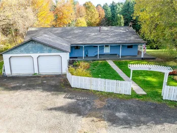 Property at 17 Hilltop Lane, Volney, NY 13069
