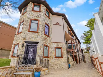 Property at 6233 Amboy Rd, Staten Island, NY 10309
