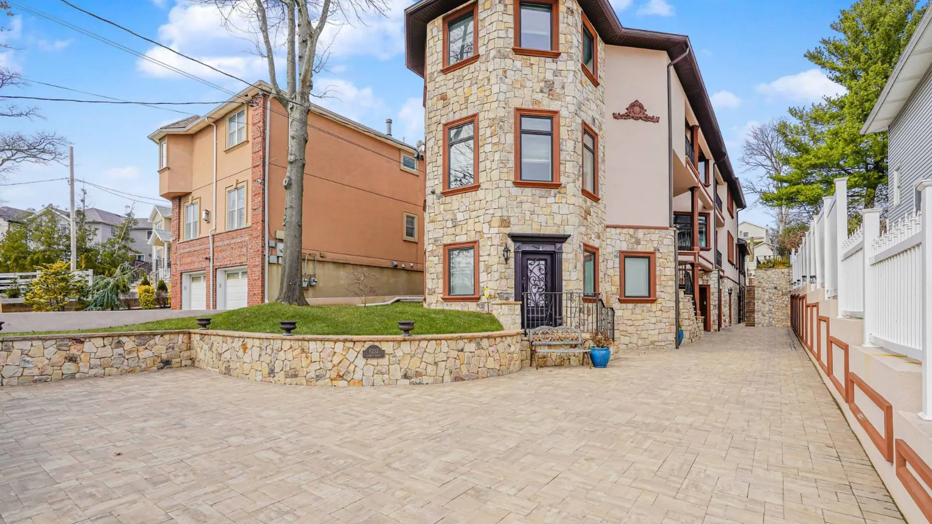 Property at 6233 Amboy Rd, Staten Island, NY 10309 2
