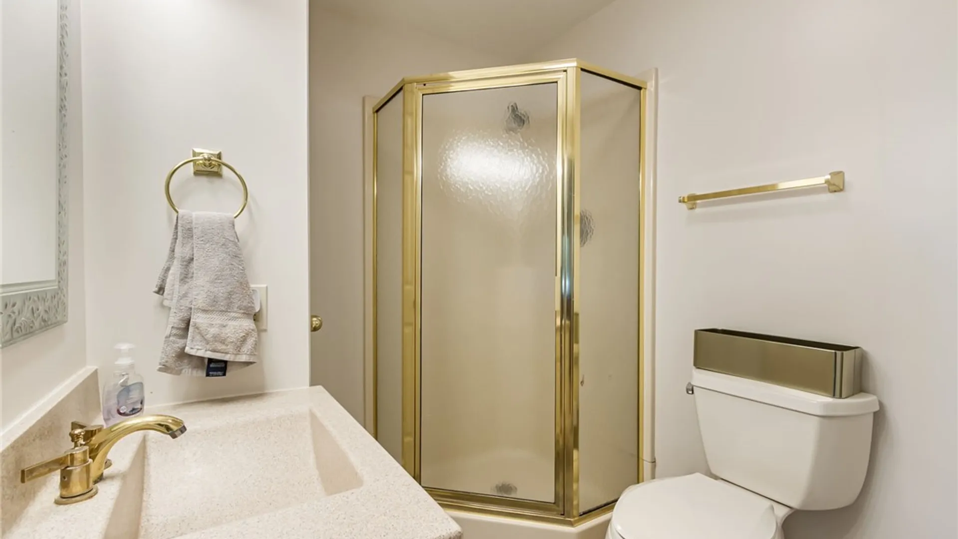 Property at 70 Avalon Trail, Penfield, NY 14580 17