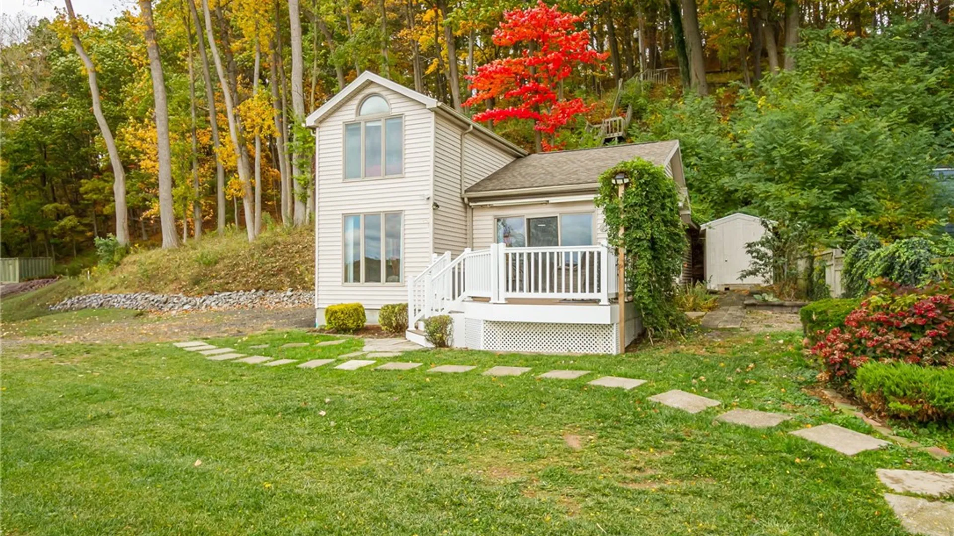 Property at 70 Avalon Trail, Penfield, NY 14580 4