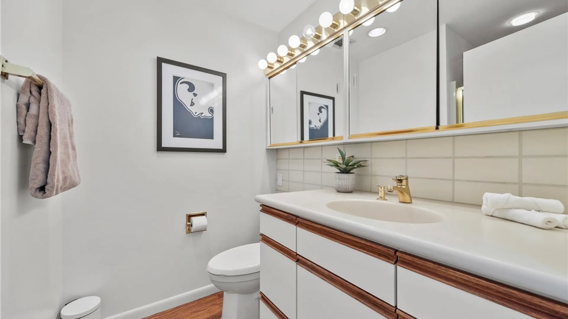 Property at 201 Admirals Walk Circle, Buffalo, NY 14202 22