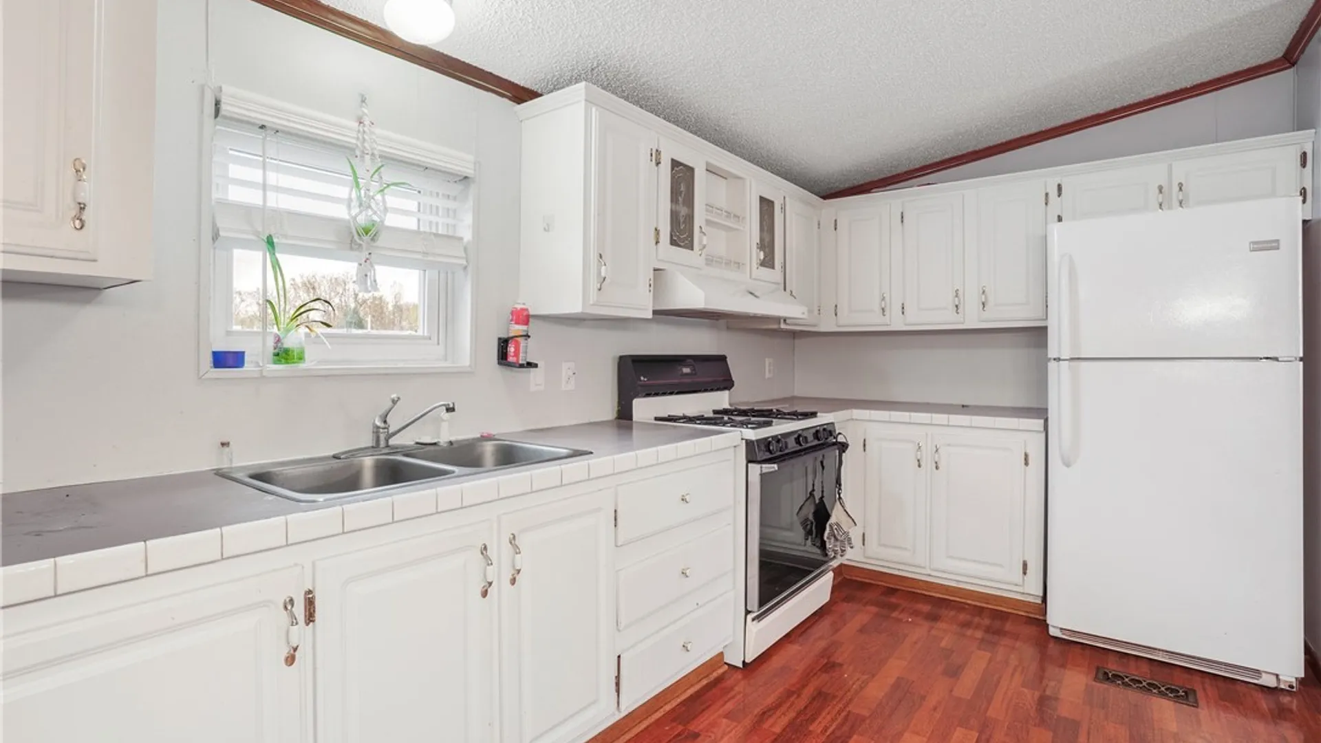 Property at 6266 Bayview Station, Newfane, NY 14108 13