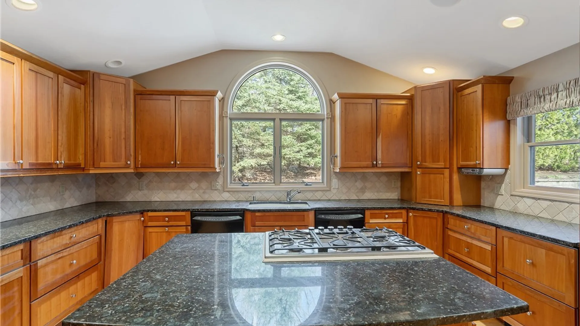 Property at 7266 Wakefield Drive, Manlius, NY 13066 13