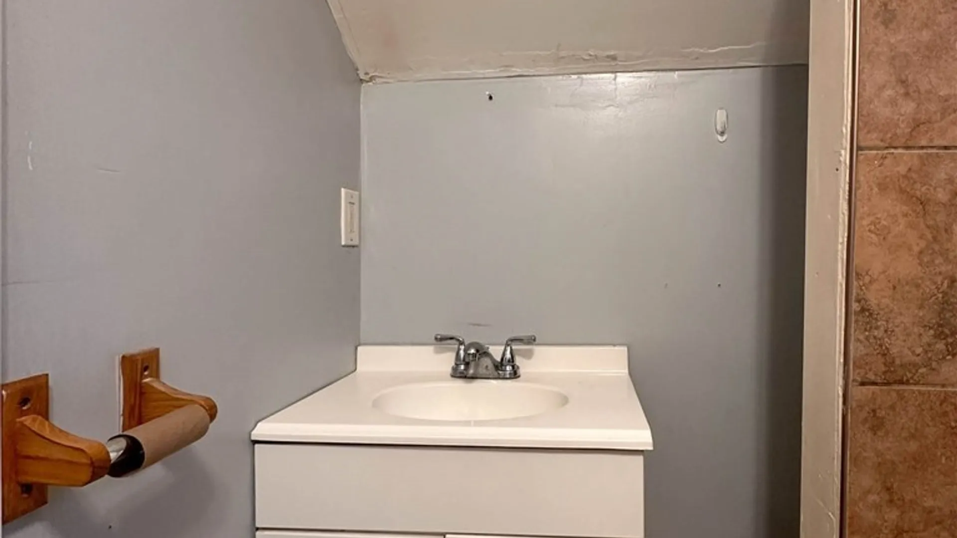 Property at 1900 Caroline Street, Utica, NY 13502 21