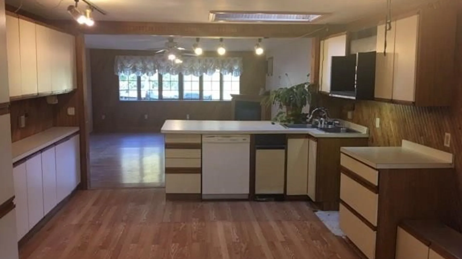 Property at 1901 Grand Island Boulevard, Grand Island, NY 14072 9