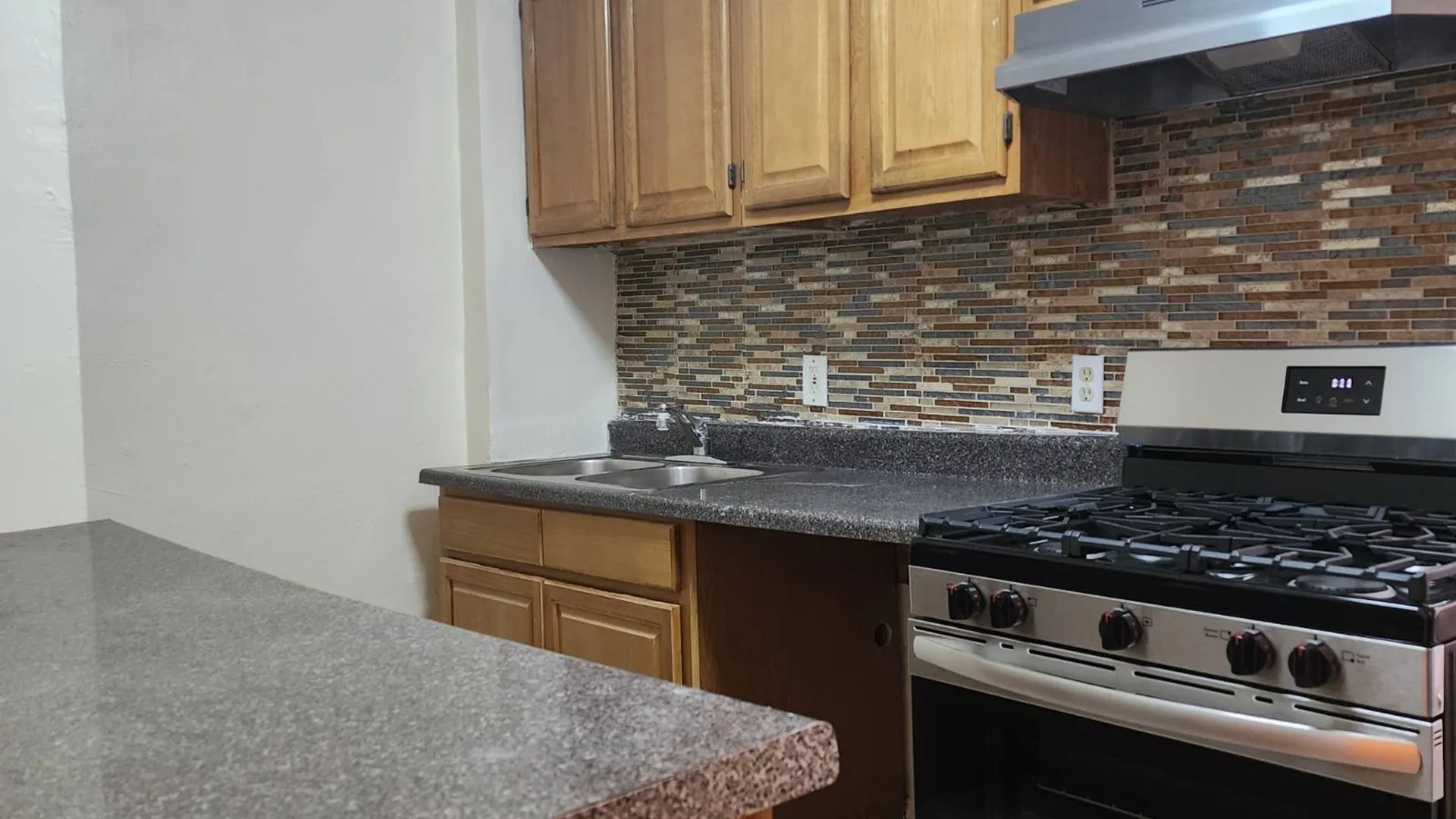 Property at 590 Parkside Ave, Brooklyn, NY 11226 7