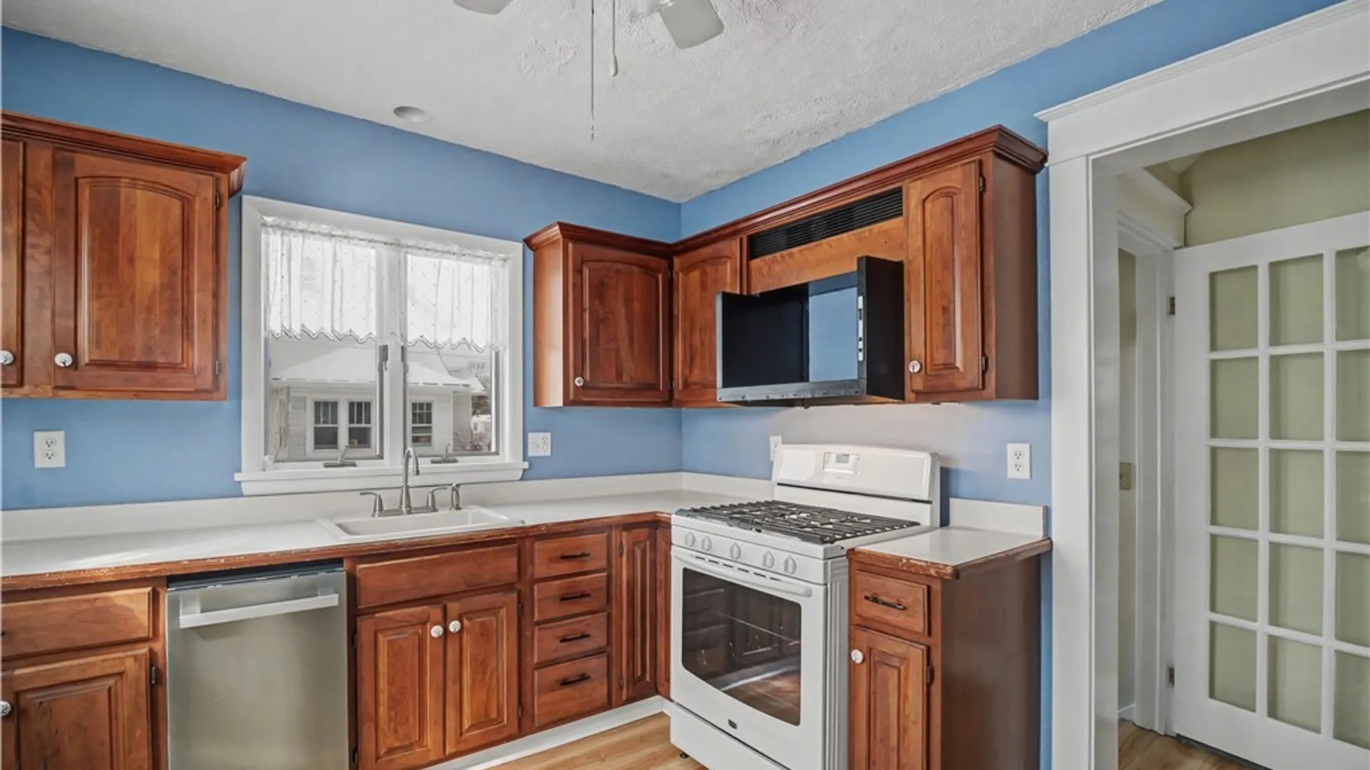 Property at 9 Willowbrook Avenue, Dunkirk, NY 14048 4