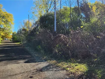 Property at 5613 Baker Avenue, Niagara Falls, NY 14304