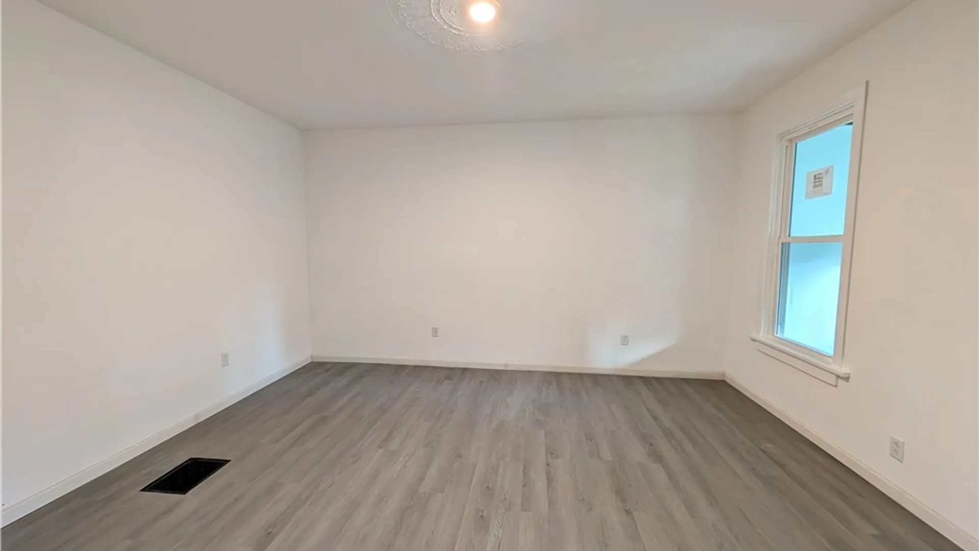 Property at 300 Arthur Street, Syracuse, NY 13204 4