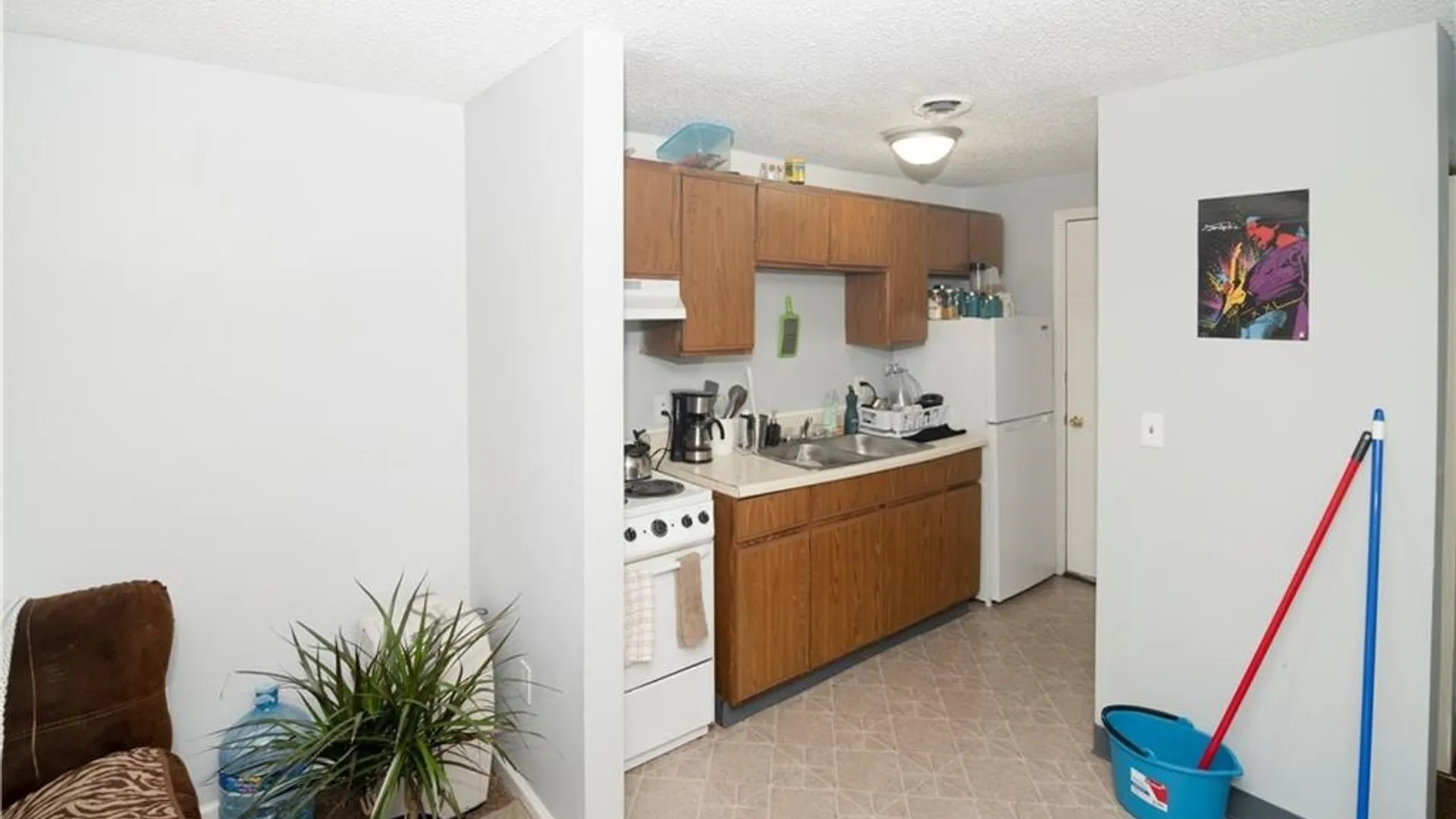 Property at 600 South Ave, Syracuse, NY 13207 13