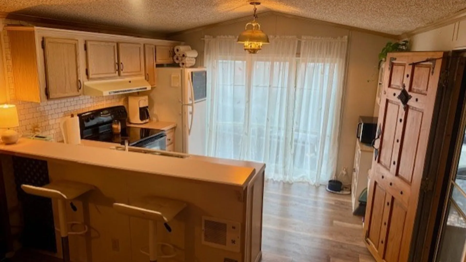 Property at 15 Lobue Lane, Cheektowaga, NY 14225 4